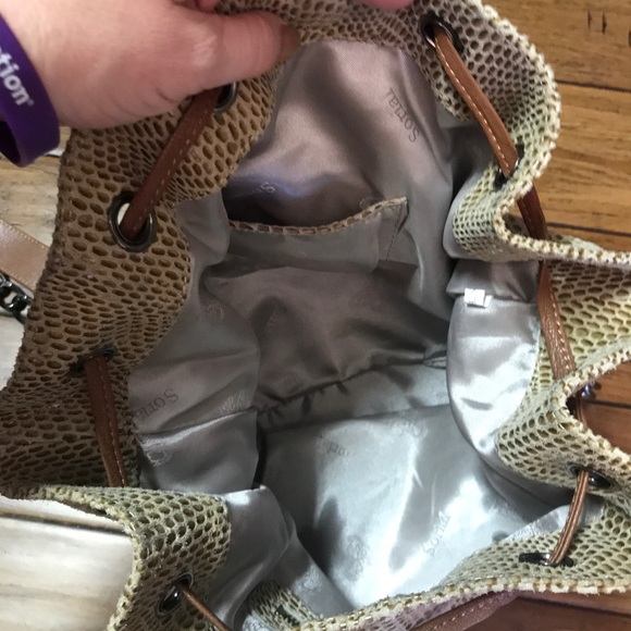 Spiral brand new without tags bucket bag - Picture 2 of 3